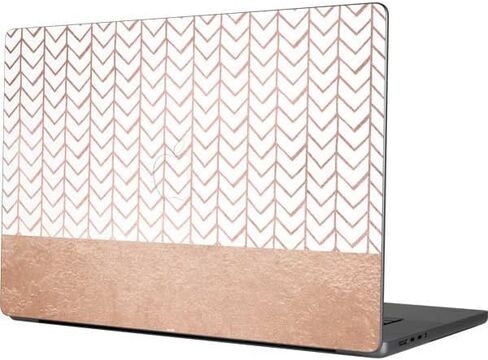 غلاف كمبيوتر محمول من Skinit متوافق مع جهاز MacBook Pro مقاس 16 بوصة (2021) بتصميم متعرج باللون الذهبي الوردي in Kuwait