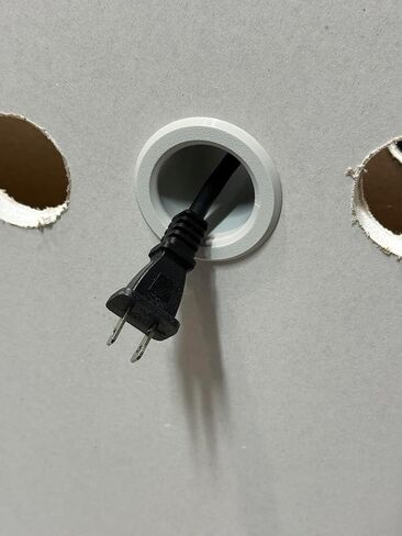 منفذ كبل WallPass Clean - ممر كبل حائط مطبوع ثلاثي الأبعاد - صنع في الولايات المتحدة الأمريكية - لجدران الحوائط الجافة القياسية 2 × 4 - HDMI سلس، طاقة، إيثرنت، توجيه AV - يستخدم مع منشار ثقب 2 بوصة in Kuwait
