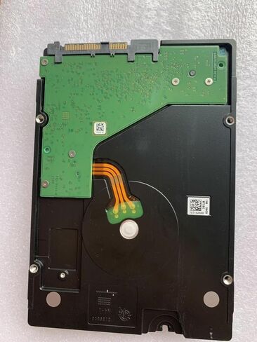 محرك الأقراص الصلبة Dell M40TH G14 8TB 12G 7.2K 3.5 512e SAS Enterprise ST8000NM0185 (متجدد) in Kuwait