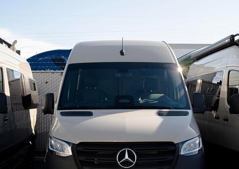 هوائي VanMart Vanspeed Sprinter القصير لعام 2019+ Mercedes-Benz Sprinter - بديل مضغوط مقاس 7.375 بوصة - مظهر خفي، لا يوجد أدوات مثبتة - لمسة نهائية مطاطية سوداء - خيوط في وضع المصنع in Kuwait