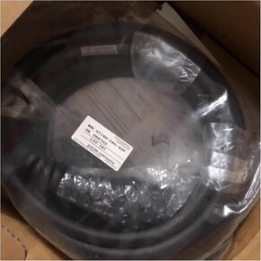 1 PCS NEW GT16H-C60-42P Factory Packing with Warranty GT16HC6042P in Kuwait