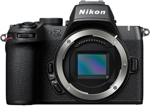 كاميرا Nikon Z50 II صغيرة الحجم خفيفة الوزن بدون مرآة مع مجموعة عدسات مقاس 18-140 مم f/3.5-6.3 (NIZ5021814LK) + بطاقة ذاكرة سعة 64 جيجابايت + بطارية EN-EL25 × 2 + برنامج صور + عدسة مقربة مقاس 62 مم + المزيد in Kuwait