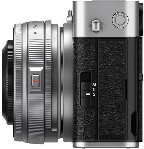 كاميرا FUJIFILM X-E5 الرقمية بدون مرآة مع عدسة XF 23 مم f/2.8 - فضية، حزمة مع بطاقة ذاكرة 64 جيجابايت + حقيبة حمل + طقم تنظيف + محفظة بطاقة ذاكرة + قارئ بطاقة USB + المزيد من الملحقات in Kuwait