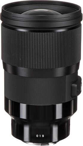 عدسة سيجما 28 مم f/1.4 DG HSM Art لـ Sony E، إطار كامل واسع الزاوية، فتحة f/1.4، محرك Hyper Sonic AF، حزمة بناء محكمة الغلق ضد الطقس مع فلتر ومجموعة تنظيف (4 عناصر) in Kuwait