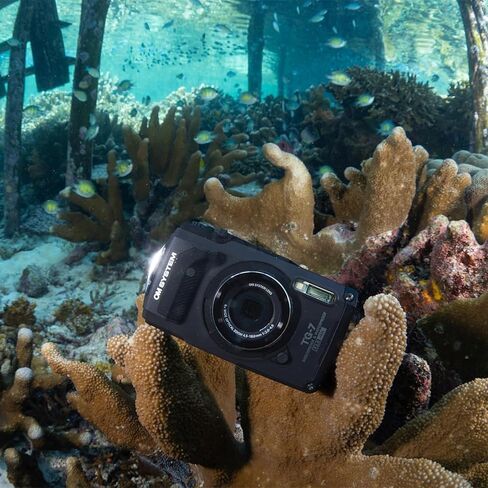 كاميرا رقمية تحت الماء OM SYSTEM Olympus Tough TG‑7 بدقة 12 ميجابكسل 4K، حزمة مغامرات سوداء مع غطاء PT‑059 تحت الماء، حامل رياضي، مجموعة أقلام مصباح يدوي خارجي وبطاقة Lexar 64GB SDXC in Kuwait