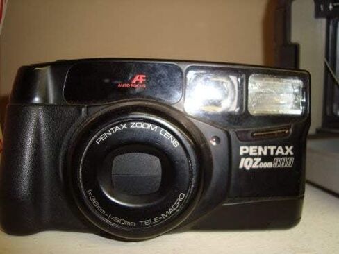 كاميرا Pentax IQZOOM 900 35 ملم بوينت اند شوت فيلم عدسة 35-90 ملم، فلاش مدمج. (متجدد) in Saudi Arabia