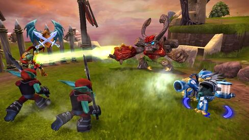 Skylanders Giants Starter Pack - Nintendo Wii (Renewed) in Kuwait