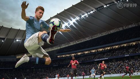 FIFA 19: Champions Edition - Xbox One (Renewed) in Kuwait