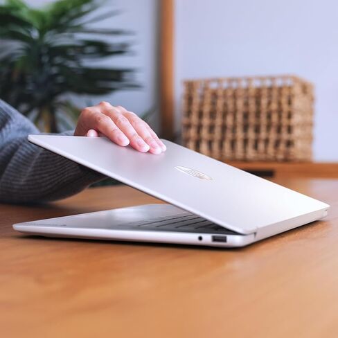 كمبيوتر محمول HP OmniBook 3 مقاس 16 بوصة بشاشة تعمل باللمس WUXGA | معالج AMD Ryzen 5 40 | Copilot AI | رسومات AMD Radeon 610M | فضي | ذاكرة وصول عشوائي (RAM) سعة 16 جيجابايت DDR5 | محرك أقراص SSD سعة 512 جيجابايت | Windows 11 Home | حزمة مع قلم ستايلس in Kuwait