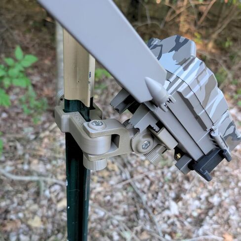 حامل كاميرا ADK Edge APEX T-Post Trail متوافق مع Tactacam Reveal 2.0/3.0 / X/Ultra - تصميم مخصص، بدون أدوات، إمالة، قابل للتعديل، متعدد الاستخدامات، متين، دعامة تثبيت لكاميرا Trail in Kuwait
