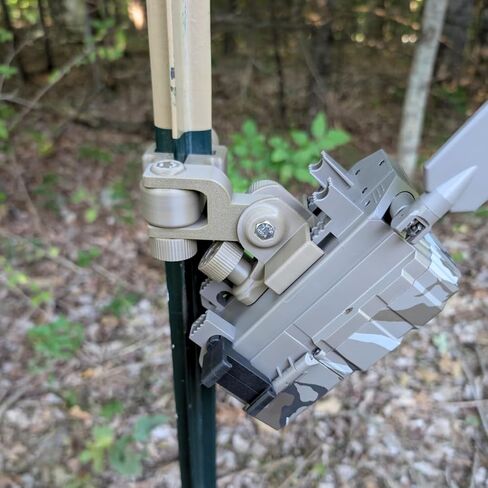 حامل كاميرا ADK Edge APEX T-Post Trail متوافق مع Tactacam Reveal 2.0/3.0 / X/Ultra - تصميم مخصص، بدون أدوات، إمالة، قابل للتعديل، متعدد الاستخدامات، متين، دعامة تثبيت لكاميرا Trail in Kuwait