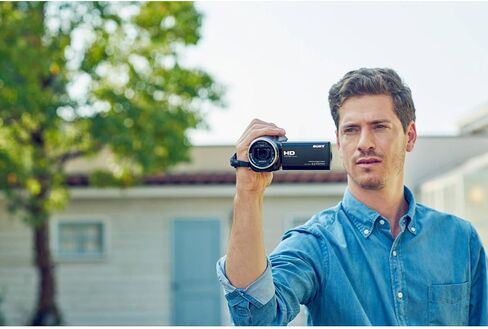 كاميرا الفيديو Sony HDR-CX675 Full HD Handycam، زووم بصري 30x، خاصية التثبيت البصري المتوازن، كاميرا فيديو مدمجة لمدونات الفيديو وحفلات السفر (HDRCX675/B) + بطاقة 32 جيجابايت + ضوء LED + حقيبة كاميرا + المزيد in Kuwait