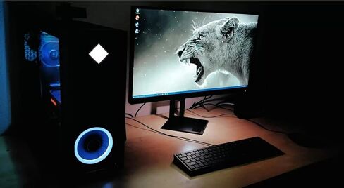 كمبيوتر مكتبي للألعاب، Xeon E5 8-Core، GeForce GT 1030 Graphics، ذاكرة الوصول العشوائي 32 جيجابايت، 512 جيجابايت SSD، 1 تيرابايت HDD، WiFi 6، Bluetooth 5.4، 650W PSU، Windows 11 Pro، برج محطة العمل، لوحة مفاتيح وماوس RGB in Kuwait