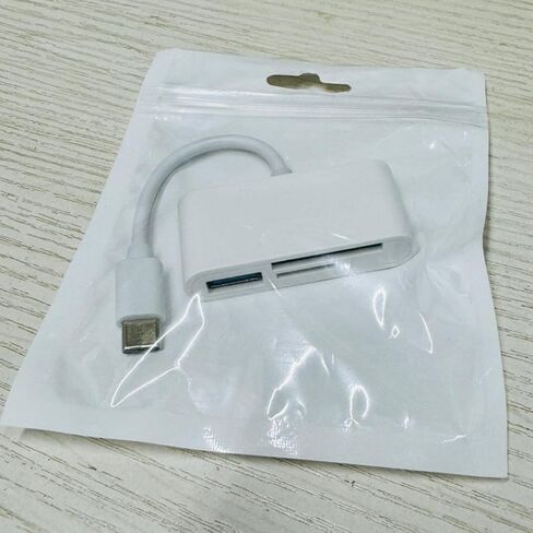قارئ بطاقة الذاكرة ذو 3 فتحات USB C لمحول TF مع منفذ USB لملحقات الهاتف المحمول والكاميرا والكمبيوتر المحمول من النوع C in Kuwait