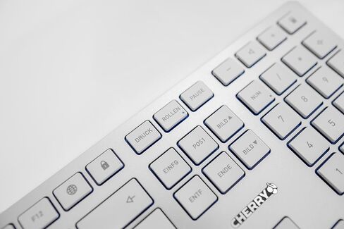 CHERRY KC 6000، لوحة مفاتيح بتصميم نحيف، تخطيط الاتحاد الأوروبي (QWERTY)، سلكي (منفذ USB-A)، مفاتيح هادئة، ملصق متين، فضي (متجدد) in Kuwait