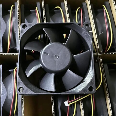 DS07025R12L 70x70x25mm DC 12V 3.6W 0.3A 7025 7cm 3-Wire Hydraulic Bearing Cooling Fan in Kuwait