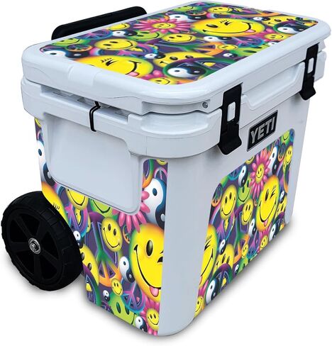 غلاف مبرد متوافق مع مبرد Yeti Roadie 32 ذو العجلات - Peace Smile - غطاء لاصق واقٍ من الفينيل الفاخر 3M - سهل الاستخدام | صُنع في الولايات المتحدة الأمريكية بواسطة MightySkins in Kuwait