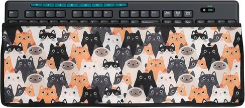 غطاء غبار لوحة المفاتيح kwmobile متوافق مع الغطاء اللاسلكي Logitech MK270 - 18.3 × 6.4 بوصة (46.5 × 16.3 سم) واقي لوحة المفاتيح بلوتوث - القطط in Kuwait