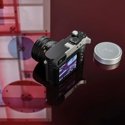 ألومنيوم Leica Q3، لمسة نهائية مؤكسدة فضية، دعم الإبهام لفترة أطول مع غطاء Hotshoe، زر تحرير ناعم، غطاء عدسة، غطاء مستدير وغطاء عدسة، مثالي للتصوير والتصوير بيد واحدة in Saudi Arabia