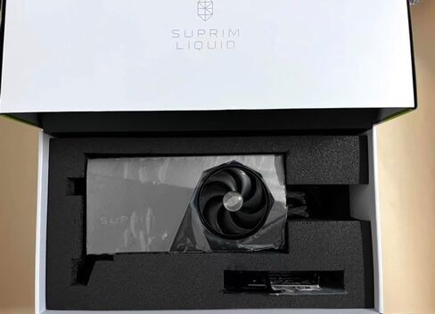 (بدون وحدة معالجة الرسومات) بطاقة رسومات MSI GeForce RTX 5090 Suprim Liquid، فقط كديكور أو عرض، نموذج قابل للتجميع، شكل بطاقة، تزيين غرفة الألعاب أو المكتب in Kuwait