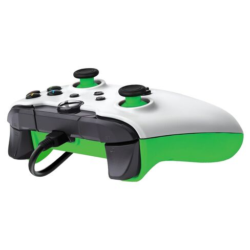 وحدة تحكم ألعاب Xbox سلكية PDP: لوحة ألعاب مرخصة لأجهزة Xbox Series X|S وXbox One وأجهزة الكمبيوتر التي تعمل بنظام Windows - عناصر التحكم في الصوت، وكابل بطول 8 أقدام، ومقبس صوت 3.5 ملم، وأزرار ومشغلات قابلة للتعيين، وتطبيق مصاحب - أبيض/أخضر (متجدد) in Kuwait