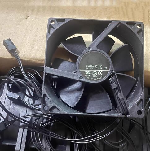 مروحة تبريد 92 مم DC12V 0.55A 3 أسلاك، 92x92x25 مم، 50 CFM، متوافقة مع أجهزة الكمبيوتر المكتبية وأجهزة الكمبيوتر المحمولة وأجهزة التوجيه والطابعات وأجهزة الألعاب in Kuwait