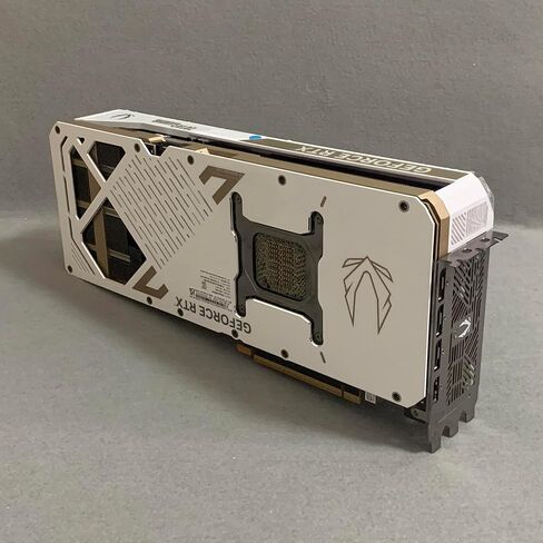 (بدون وحدة معالجة الرسومات) بطاقة رسومات ZOTAC Gaming GeForce RTX 5090 الصلبة، بيضاء، فقط كديكور أو عرض، نموذج قابل للتجميع، شكل بطاقة، تزيين غرفة الألعاب أو المكتب in Kuwait