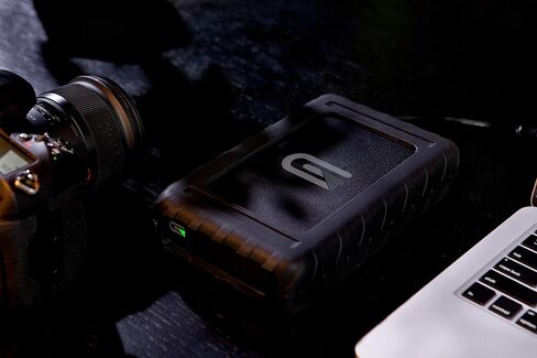 محرك الأقراص الصلبة Glyph Blackbox Pro سعة 4 تيرابايت و7200 دورة في الدقيقة USB-C 3.1 - أسود in Kuwait