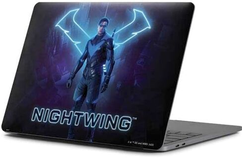 غلاف كمبيوتر محمول من Skinit متوافق مع جهاز MacBook Pro مقاس 15 بوصة (2016-17) - تصميم Warner Bros Nightwing المرخص رسميًا in Kuwait