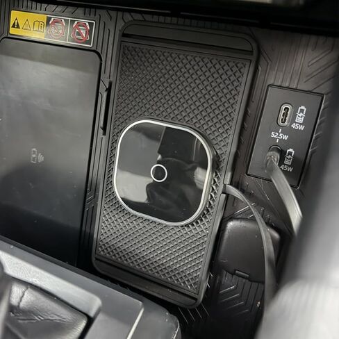 شاحن لاسلكي مغناطيسي لسيارة Toyota Tacoma 2024 2025 2026 لسيارة Toyota 4Runner 2025 2026 15 وات وسادة شاحن هاتف لاسلكية سريعة مضادة للانزلاق لهواتف iPhone 17/16/15/14/13/12 in Kuwait