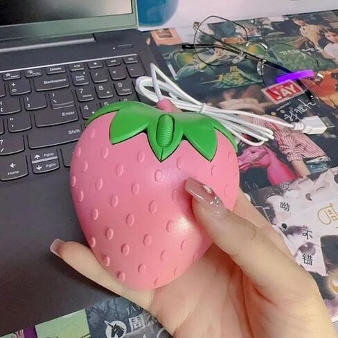 ماوس سلكي بالفراولة الوردية USB فأرة كمبيوتر بصرية ماوس ألعاب لطيف للفتيات والنساء والكمبيوتر المحمول والكمبيوتر المكتبي in Kuwait