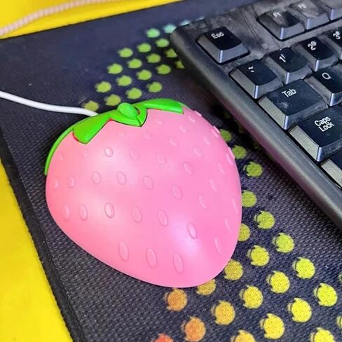 ماوس سلكي بالفراولة الوردية USB فأرة كمبيوتر بصرية ماوس ألعاب لطيف للفتيات والنساء والكمبيوتر المحمول والكمبيوتر المكتبي in Kuwait