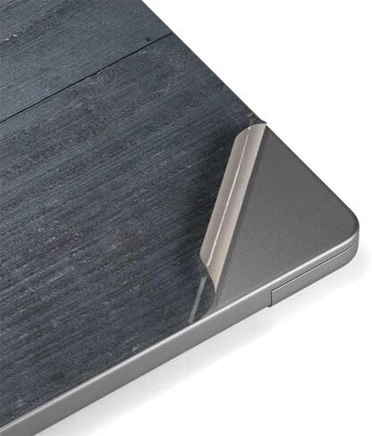 غلاف كمبيوتر محمول من Skinit متوافق مع جهاز MacBook Pro 16in (2021) بتصميم خشبي فحمي مصمم في الأصل in Kuwait