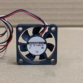 AD0305MB-K73 DC 5V 0.06A 30x30x07mm مروحة تبريد 3 أسلاك in Kuwait