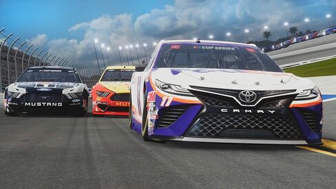 لعبة NASCAR Heat 5 - بلاي ستيشن 4 (متجددة) in Kuwait