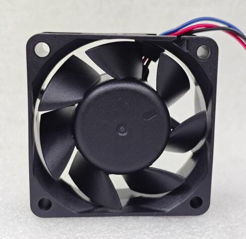PMD2406PTB3-A DC 24V 2.5W 60x60x25mm مروحة تبريد 3 أسلاك in Kuwait