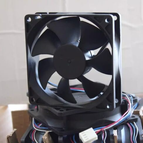 AD0912UB-A7BGL DC 12V 0.45A 90x90x25mm مروحة تبريد 4 أسلاك in Kuwait