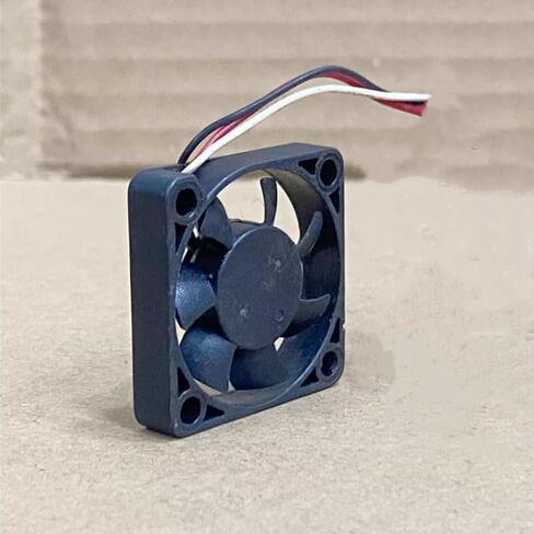 AD0305MB-K73 DC 5V 0.06A 30x30x07mm مروحة تبريد 3 أسلاك in Kuwait