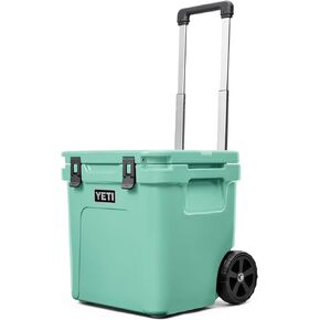 مبرد YETI Roadie 48 بعجلات مع مقبض بيريسكوب قابل للسحب in Kuwait