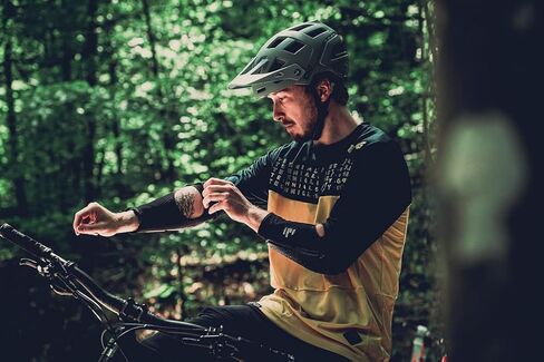 خوذة TSG Seek، سوداء ساتان - ركوب الدراجات، الدراجة الجبلية، MTB، الممر، جميع الجبال، غلاف ABS الصلب، حماية من الصدمات، فتحات تهوية مريحة، تعديل القرص الصغير، قناع قابل للإزالة، حشوة مريحة in Saudi Arabia