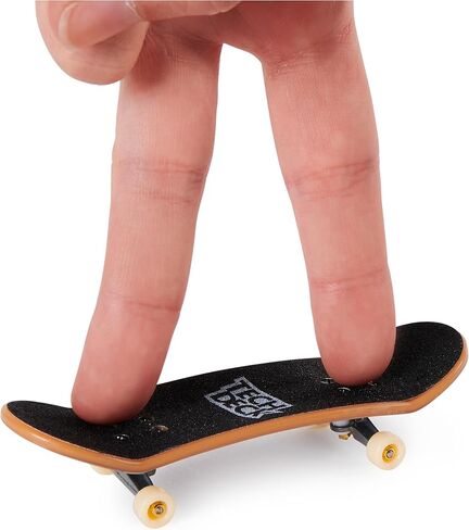 TECH DECK, DLX Pro 10-Pack of Collectible Fingerboards, for Skate Lovers, Kids Toy for Ages 6 and up in Saudi Arabia