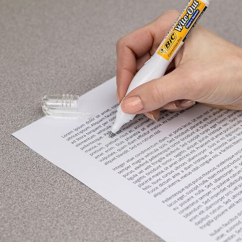 قلم تصحيح شيك آند سكويز من العلامة التجارية BIC، سائل تصحيح 8 مل، عبوة مكونة من 4 أقلام تصحيح بيضاء، سريعة ونظيفة وسهلة الاستخدام لمستلزمات المكتب أو المدرسة in Kuwait