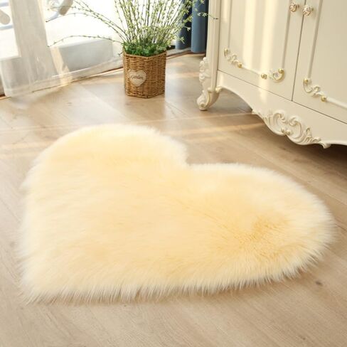 Heart Shaped Rug, Faux Fur Rug Fluffy Door Mat for Home Room Bedroom Decor, 12 x 16 Inch,Red in Saudi Arabia