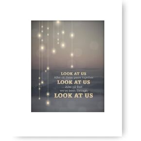 Look at Us by Vince Gill - لوحة فنية جدارية مطبوعة لأغنية Pop Country Lyric ديكور ريفي إلهام ريفي (10 بوصة طول × 8 بوصة عرض، طباعة غير لامعة) in Kuwait