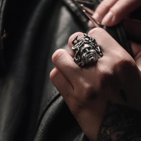 BySilverStone - Gothic Style Mens Gorgon Medusa Ring in Silver, Mythology Lovers Jewelry in Kuwait