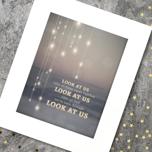 Look at Us by Vince Gill - لوحة فنية جدارية مطبوعة لأغنية Pop Country Lyric ديكور ريفي إلهام ريفي (10 بوصة طول × 8 بوصة عرض، طباعة غير لامعة) in Kuwait