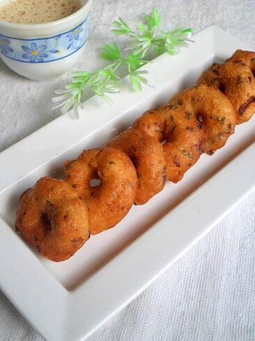 RADHE Export Store Stainless Steel Medu Vada and Donut Maker, Easy Press Machine for Homemade Vada, Crispy Results, Pack of 1 in Kuwait