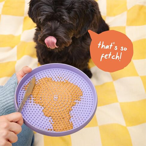 WOOF Fly n 'Feed - قرص طائر وحصيرة لعق للكلاب - مطاط متين صديق للأسنان - لعبة تفاعلية للكلاب للجلب وتوزيع الحلوى والإثراء - لافندر in Kuwait