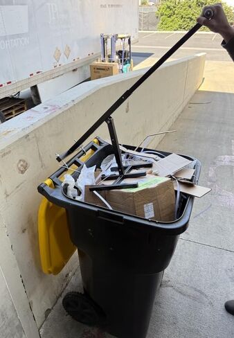 Manual Trash Bin Compact Extra Space Compactor Press For Waste Recycling Bin Can in Kuwait