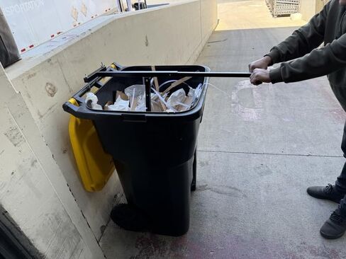 Manual Trash Bin Compact Extra Space Compactor Press For Waste Recycling Bin Can in Kuwait